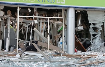 Una de las entidades financieras atacadas con explosivos en Santa Rita.
