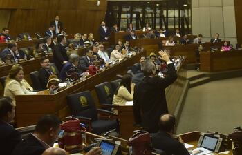 Precisamente luego de tratar el caso de su colega Yamil Esgaib, (ANR, HC), la Cámara de Diputados rechazó un proyecto de ley contra el acoso laboral.