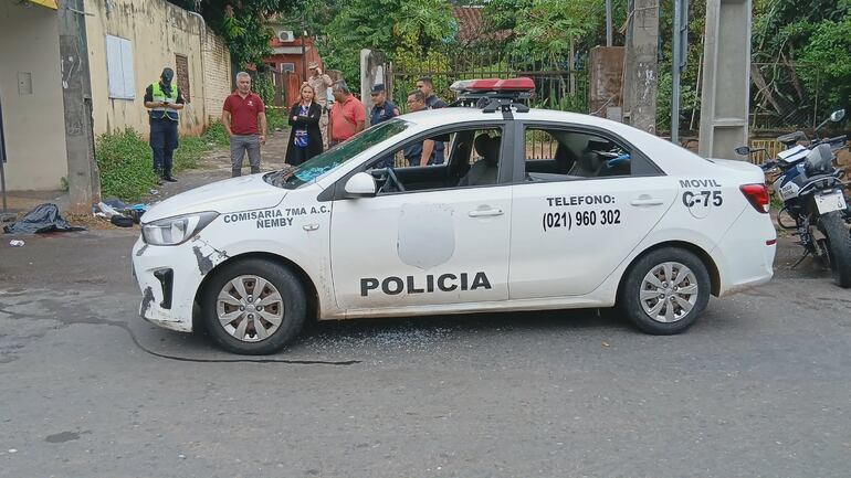 Incluso la patrullera en la se desplazaban los policías que enfrentaron a los malvivientes recibió varios impactos de bala.
