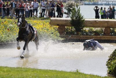 Secuencia de la caída del jinete ecuatoriano.