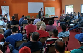 Paro de camioneros continuará hasta el martes a la espera del reajuste de la carta flete ,09-04-2026