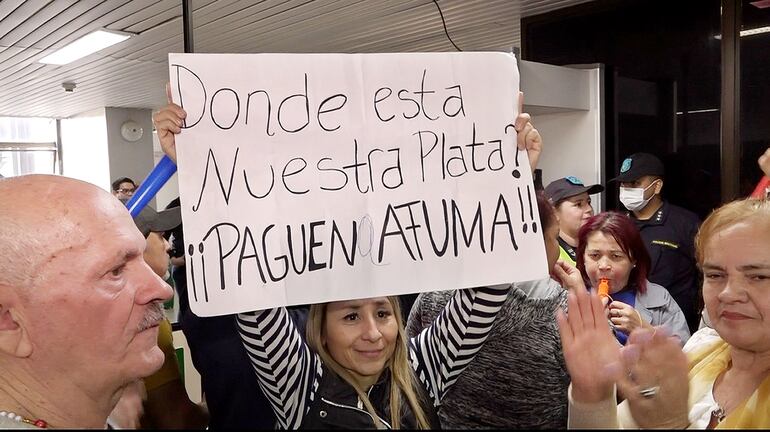 Manifestacion de funcionarios municipales AFUMA
De LUIS LOPEZ NERY HUERTA <luis.lopez@abc.com.py>
Destinatario ABC Foto <foto@abc.com.py>
Fecha 13-08-2025