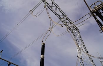 ¿Será el "tornillo flojo" de la sofisticada y cara subestación Yguazú, causante del apagón el miércoles 18?