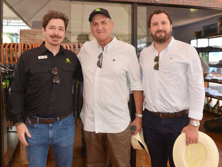 Gerardo Cristofaro,  Federico Callizo y Federico Callizo Pecci.