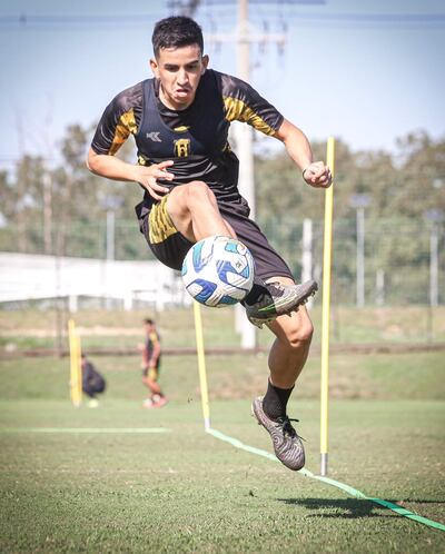 Bernardo Romeo Benítez, volante ofensivo de Guaraní.