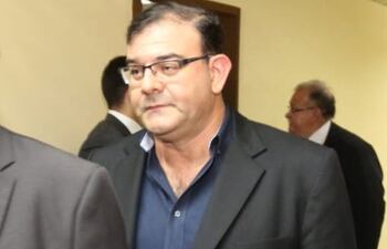 Diputado Tomás Fidelino Rivas (ANR -  Honor Colorado), acusado de estafa por el caso de sus “caseros de oro”.