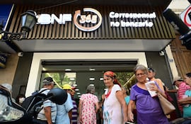 Maltrato a personas de la tercera edad en el Banco Nacional de Fomento (BNF)