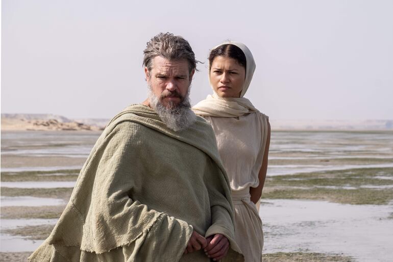  Matt Damon y Zendaya en una escena de "La Odisea".