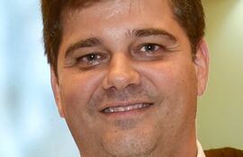 Manuel Peña Palacios, hermano del presidente electo, aparecía como presidente de la empresa adjudicada por IPS.