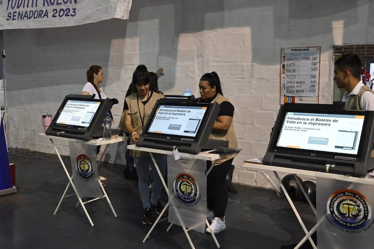 Estas son las máquinas de votación que serán utilizadas en las elecciones internas del próximo 18 de diciembre.