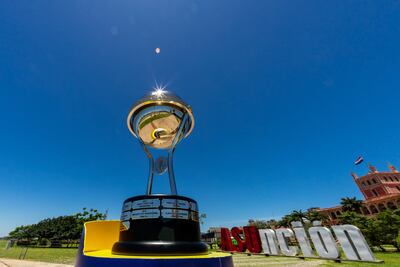 El trofeo de la Copa Sudamericana, ya instalada en la ciudad de Asunción, aguardando por el próximo monarca, que saldrá del duelo entre Lanús de Argentina y Atlético Mineiro de Brasil.