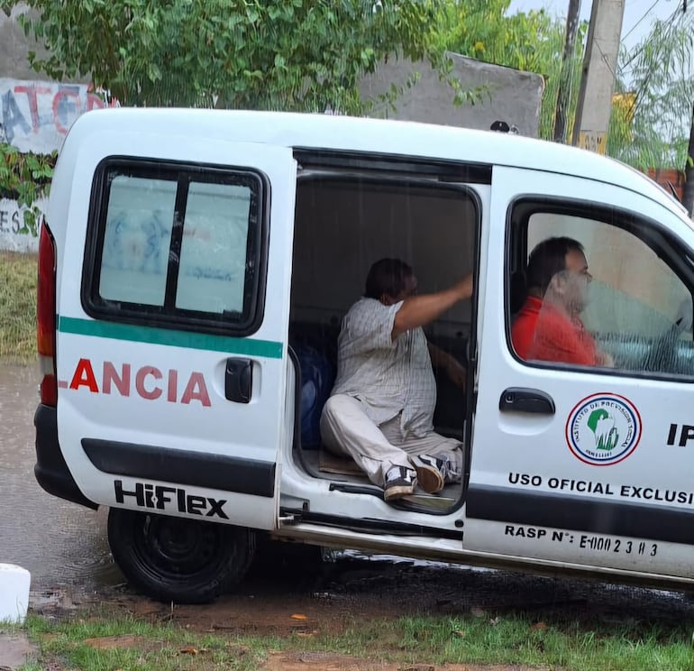 Asegurados de IPS con discapacidad motriz enviaron una nota denunciando el pésimo estado de los móviles del servicio de transporte y solicitando vehículos con condiciones adecuadas para el traslado de pacientes.