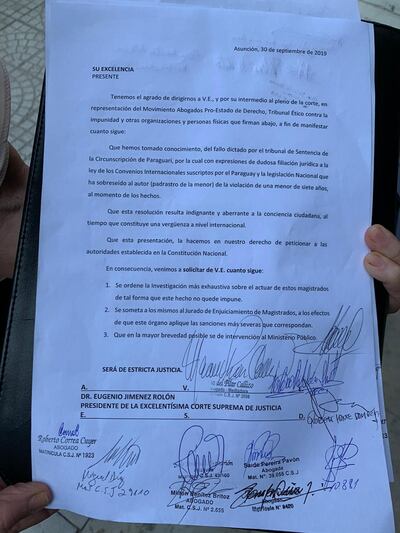 Nota presentada por gremios de abogados al presidente de la Corte exigiendo sanción a jueces que favorecieron a un abusador de menores.