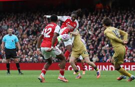 Eberechi Eze anota el gol de la victoria para el Arsenal ante el Crystal Palace, su ex club. (EFE).