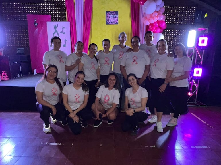 Zumba Rosa 2026 combinó baile y solidaridad en Ayolas
