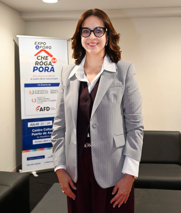 Inauguración de la Expo & Foro Che Róga Porã 3.0 en el Centro Cultural del Puerto de Asunción. En la foto la presidenta de la Agencia Financiera de Desarrollo (AFD), Stella Guillén