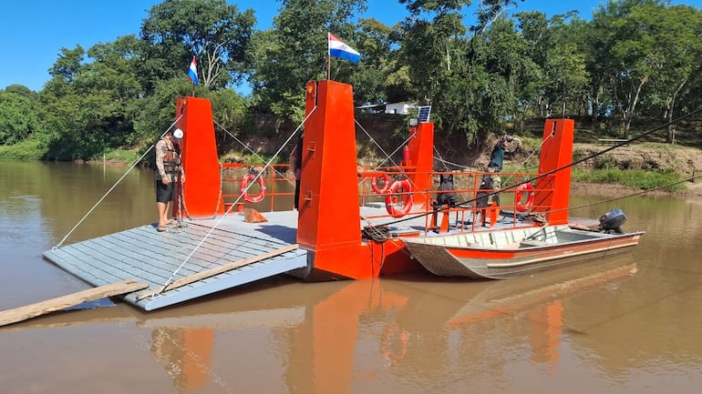 San Carlos del Apa: realizan refacciones y regularizan la documentación de la balsa, que vuelve a operar desde hoy