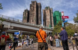 Hong Kong inició este sábado tres días de luto por el incendio