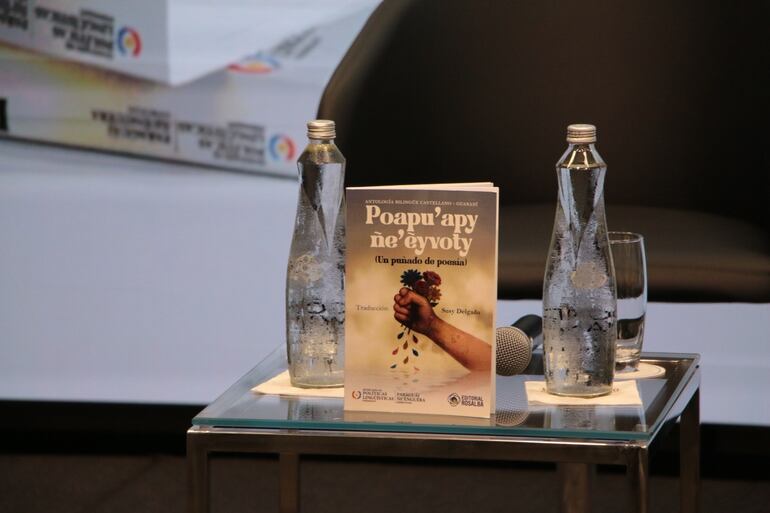 Poapu’apy ñe’ẽyvoty (Un puñado de poesía) – Antología bilingüe guaraní-castellano, con traducción de Susy Delgado fue presentado por la Secretaría de Políticas Linguísticas y CAF.