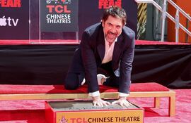 El actor español Javier Bardem posa durante su ceremonia de huellas de manos y pies en el Teatro Chino TCL en Hollywood, California. (VALERIE MACON / AFP)