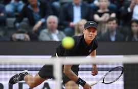 Jannik Sinner derrotó con facilidad al australiano Alexei Popyrin.