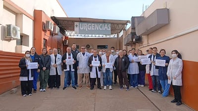 Médicos se adhieren a la huelga nacional en el Hospital Regional de Villarrica.