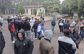 Pescadores de Ayolas reclaman audiencia con director de la Entidad Binacional Yacyretá.