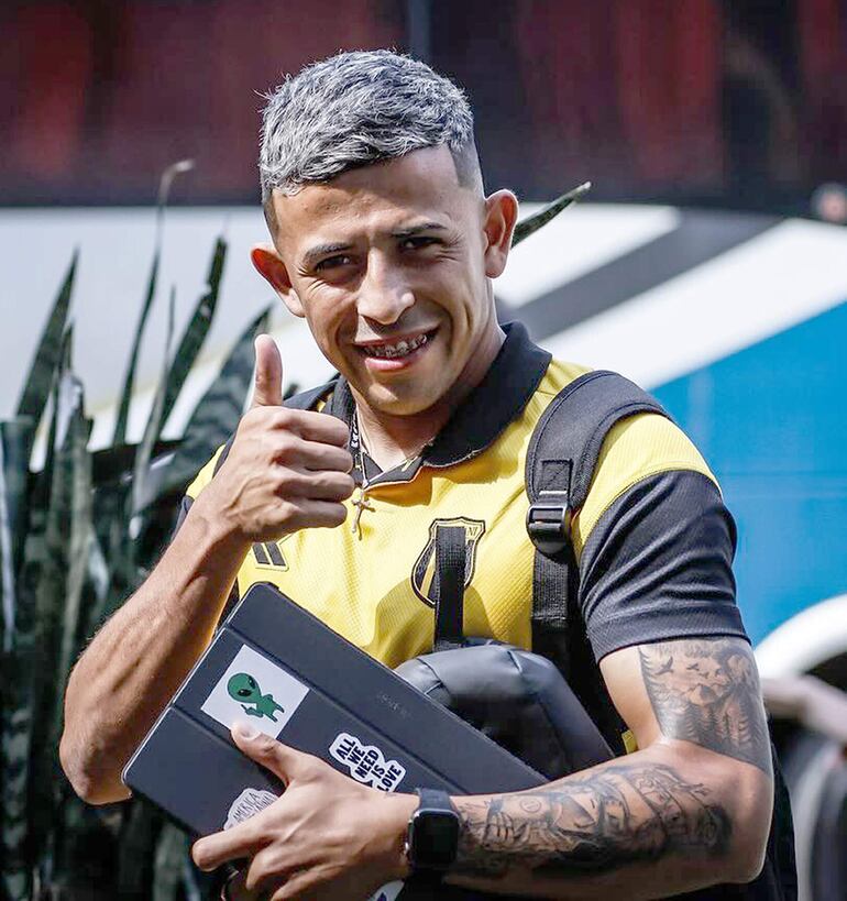 Alcides Javier Benítez Cabrera (23 años), marcador de punta de Guaraní.