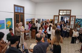 Admiradores del arte plástico y artistas participaron en la inauguración el pasado viernes.