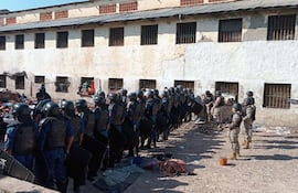 Intento de motín en la penitenciaría nacional de Tacumbú.