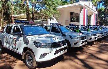 Las patrulleras entregadas este viernes en Alto Paraná, en el predio de la Gobernación.