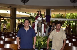 La bienvenida al Señor de las Palmas en la Iglesia María Auxiliadora del barrio Sajonia, Asunción.