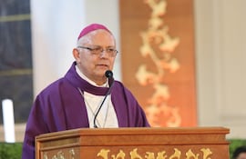 Monseñor Celestino Ocampos expresó su preocupación por la escasez de trabajo, tierra y vivienda.