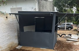 Vecinos de barrio Jara denuncian la construcción de una casilla comercial en terreno de Fepasa.