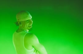 El puertorriqueño Omar Courtz se presentará este viernes en el Jockey Club.