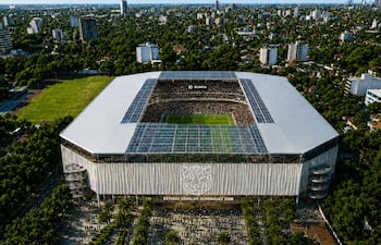 El diseño del estadio mundialista Osvaldo Domínguez Dibb, que aparece en la publicación de la revista Dezeen, sobre las sedes que albergarán la Copa del Mundo del 2030.