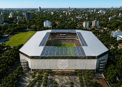 El diseño del estadio mundialista Osvaldo Domínguez Dibb, que aparece en la publicación de la revista Dezeen, sobre las sedes que albergarán la Copa del Mundo del 2030.