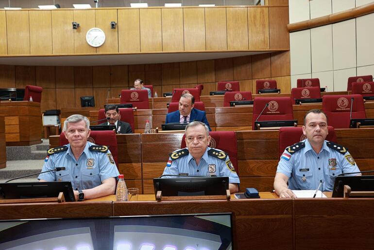 Comisión del Senado convoca a Riera y a expertos en polígrafo a reunión privada por controversia en ascensos policiales