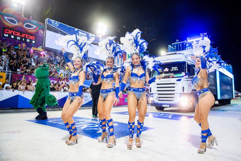 Munich Ultra dice presente en el corazón del centenario del carnaval encarnaceno.