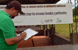 El manejo correcto de envases de defensivos agrícolas es algo que desde Cafyf se logró implementar en varios puntos del país.