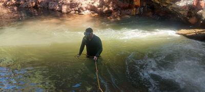 Buzos de la Armada Paraguaya siguieron ayer la búsqueda en arroyo Lambaré.