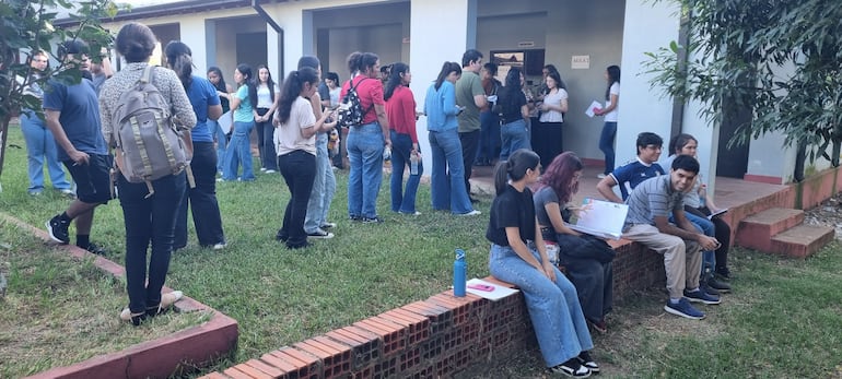 En total 389 jovenes se presentaron para las Becas Py en Misiones.