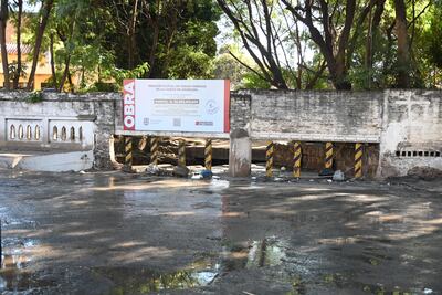 Vista de la zona de obras del desagüe pluvial de la cuenca de General Santos y San Antonio, donde hasta hoy, a casi cinco meses de la palada "simbólica", no hay obreros ni máquinas.