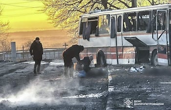 Las autoridades ucranianas cifraron este domingo en 12 muertos y 16 heridos, de los cuales nueve se hallan grave