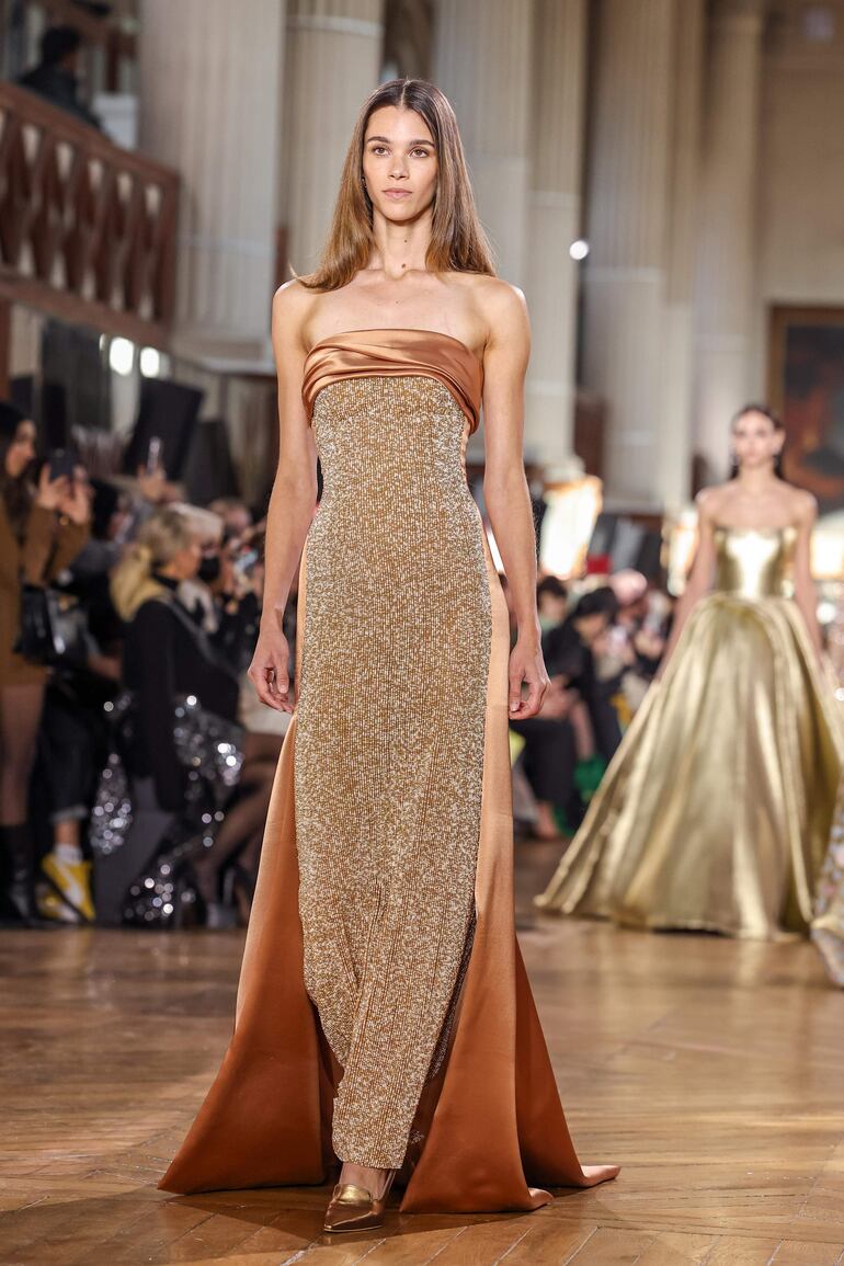 En la línea de los tonos cobre.
