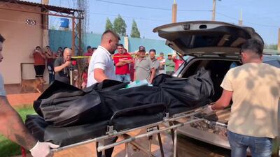 La víctima fue encontrada brutalmente asesinada en su casa.