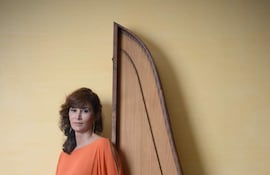 Rosana Lanzelotte posa al lado del clavecín, instrumento que la ha llevado a destacarse por todo el mundo.
