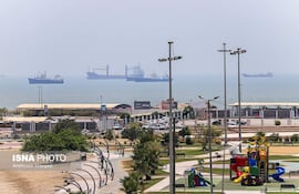 La Autoridad del Golfo del Estrecho Pérsico (PGSA, por sus siglas en inglés), organismo creado por Irán para gestionar el tránsito por el estrecho de Ormuz, informa que los buques que quieran cruzar el paso deben seguir informando a la República Islámica y obtener permiso para ello.