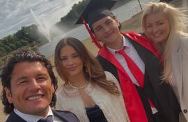 Samuel, el hijo mayor de Nelson y Tynka Haedo Valdez, ya cumple 19 años. Acá lo vemos con sus padres y su hermana Noemí.