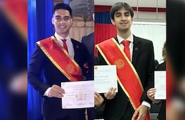 Enzo Yódice y Alejandro "Tratito" Ovelar. Ambos se proclamaron ayer como presidente del centro de estudiantes de la Facultad de Derecho